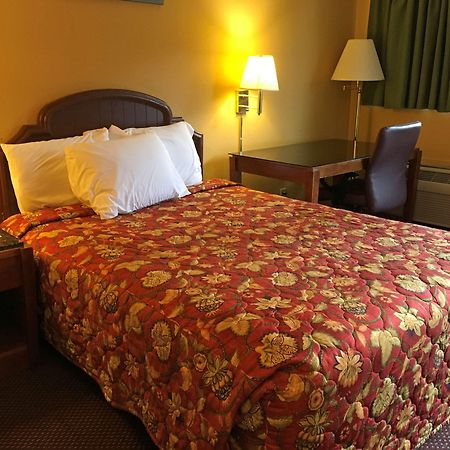 Days Inn By Wyndham York Alabama Exterior photo