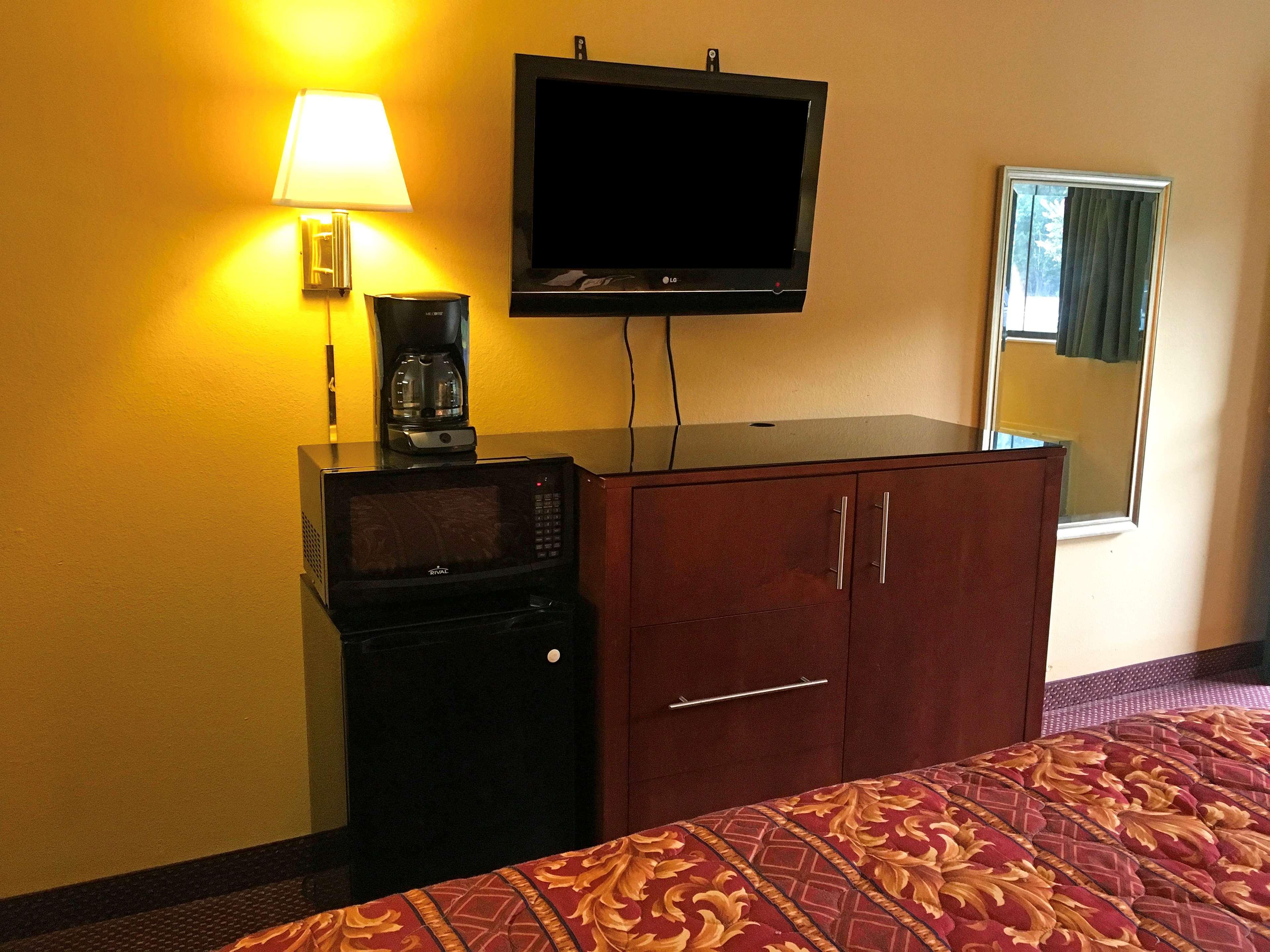 Days Inn By Wyndham York Alabama Exterior photo
