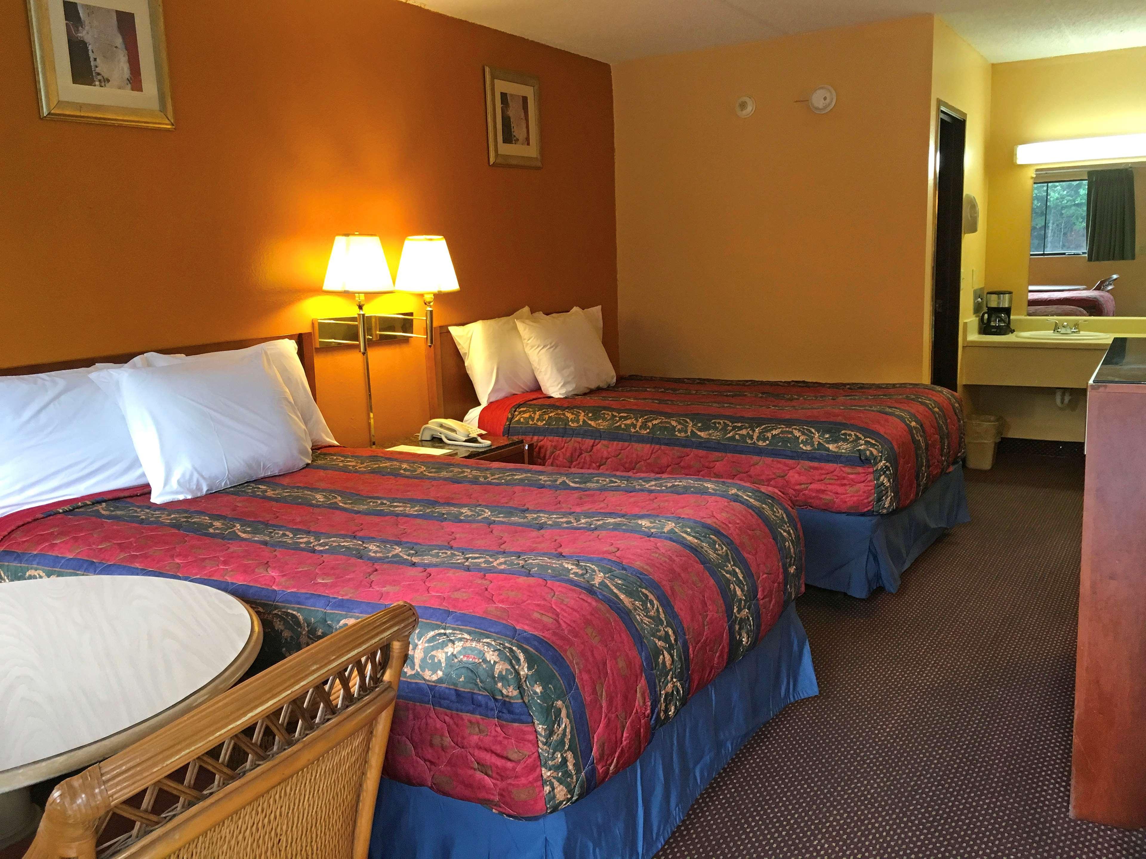 Days Inn By Wyndham York Alabama Exterior photo