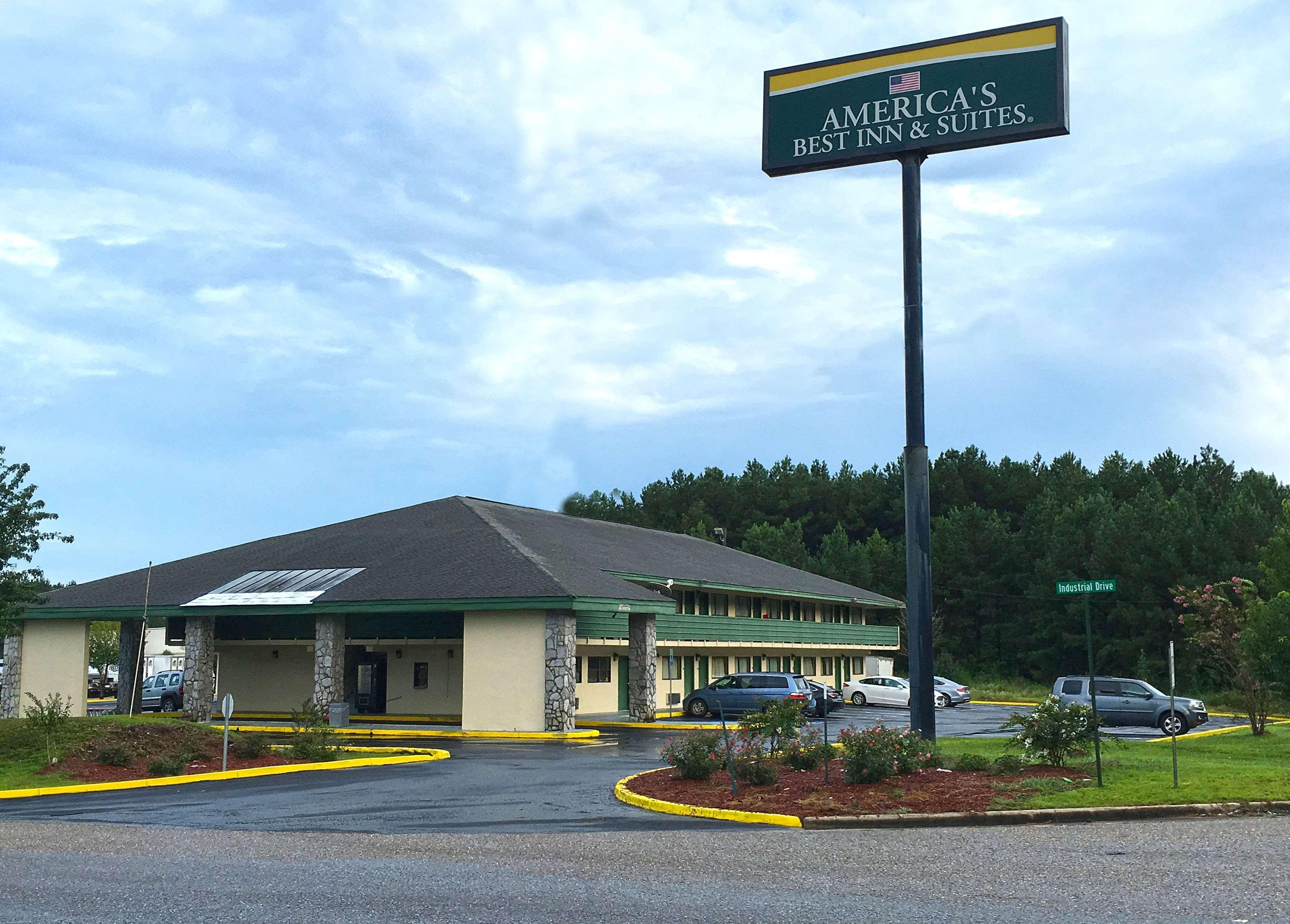 Days Inn By Wyndham York Alabama Exterior photo