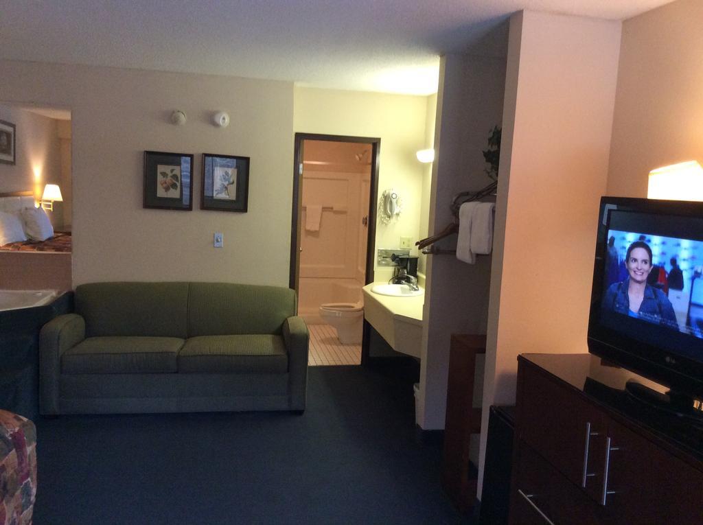 Days Inn By Wyndham York Alabama Exterior photo